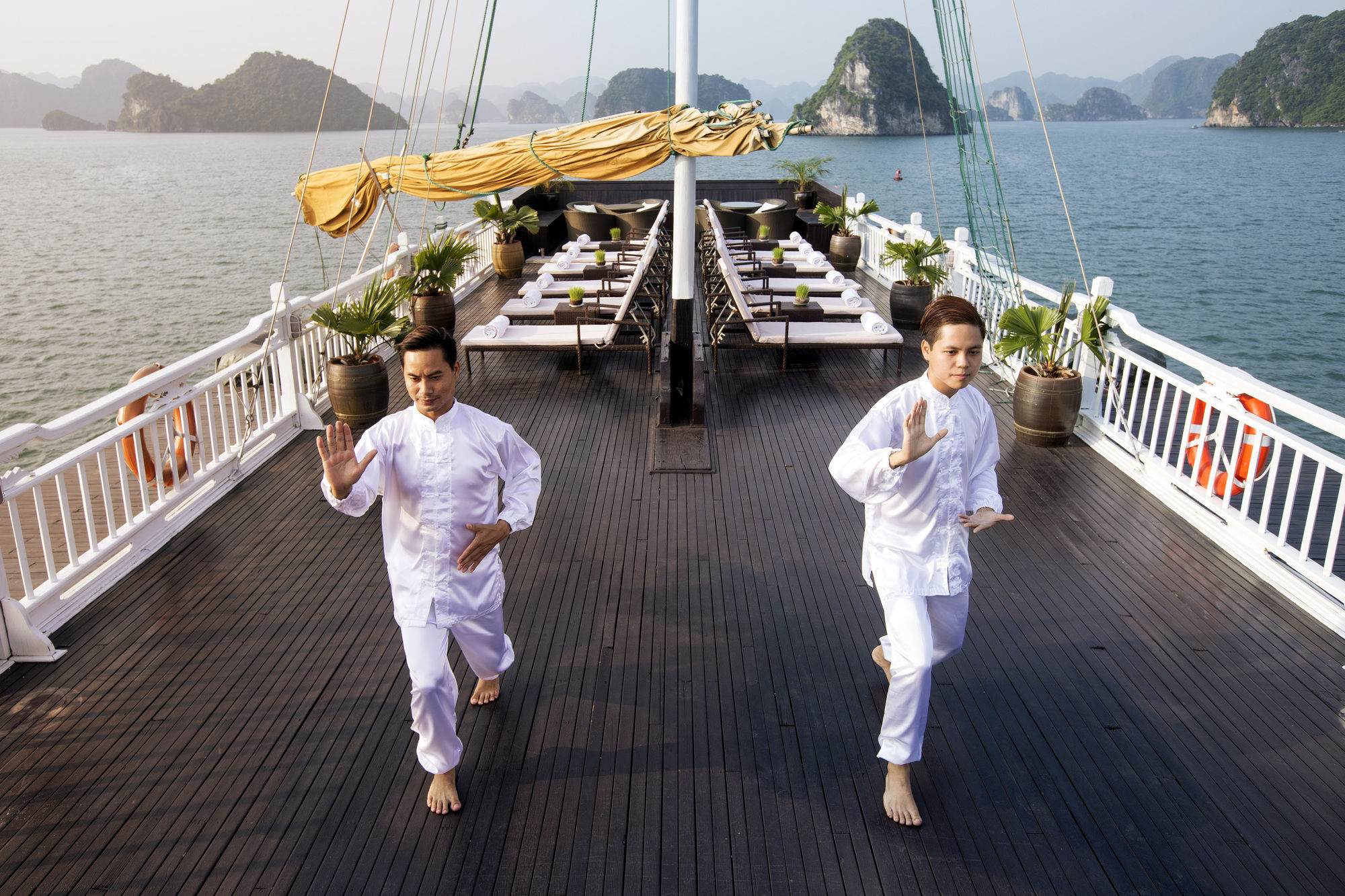 Aphrodite Cruise Ha Long Buitenkant foto